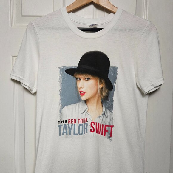 Taylor Swift The Red Tour White Shirt (Small) - Picture 1 of 5